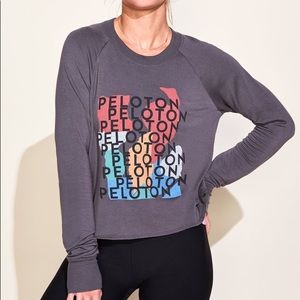 Women’s peloton raven pullover large